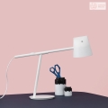 Lampa stołowa Normann Copenhagen Momento, biała