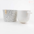 Duża czarka do herbaty Cerama Studio B&amp;W, biała w czarne kropki