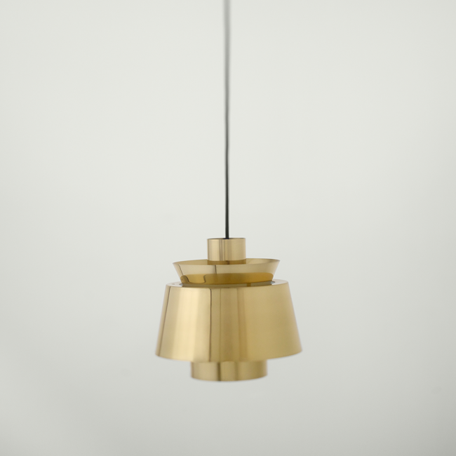 Lampa wisząca &tradition Utzon JU1 Ø 22 cm, mosiężna