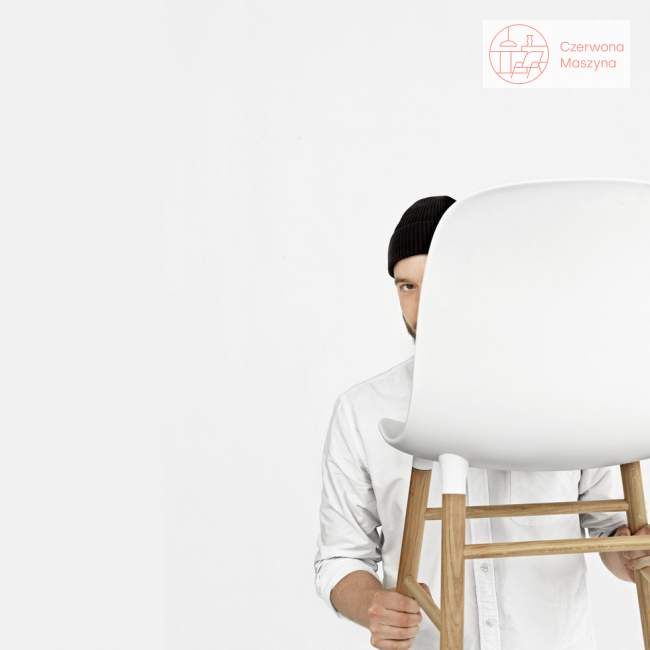Krzesło Normann Copenhagen Form dąb, białe